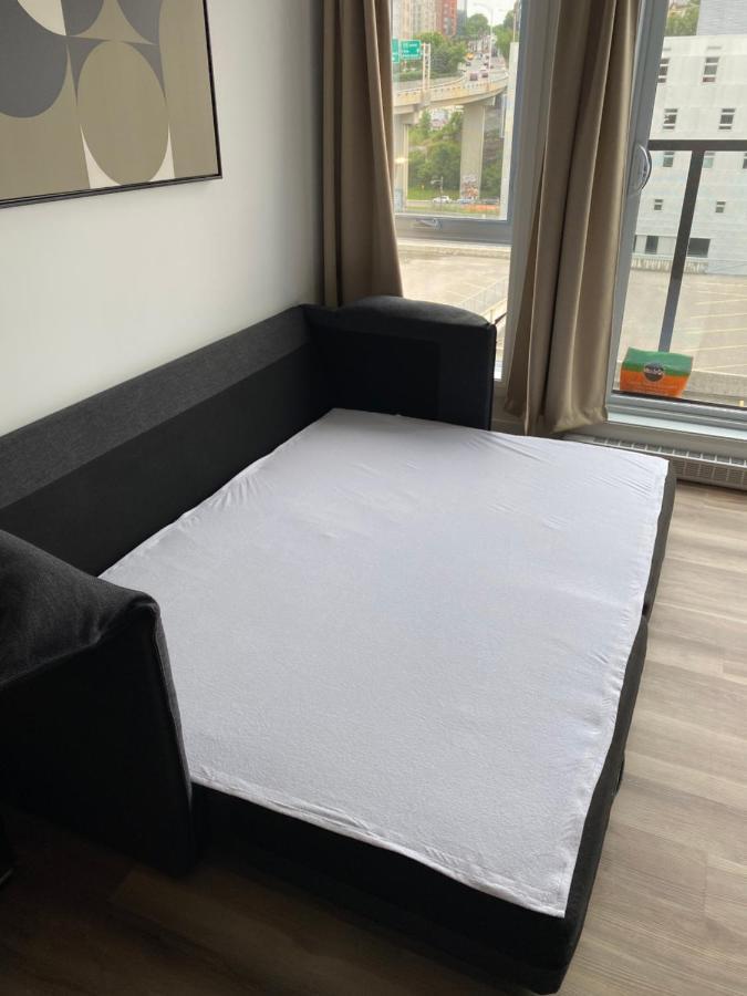 Condo Mid-Century Modern Style - Pool/Terrace ケベックシティ エクステリア 写真
